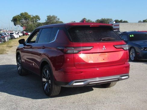 New 2025 Mitsubishi Outlander SE image 5