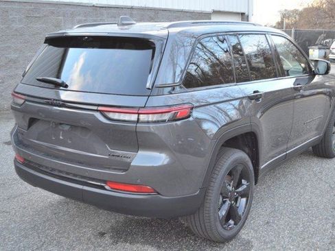 New 2025 Jeep Grand Cherokee Limited w/ Luxury Tech Group II image 8