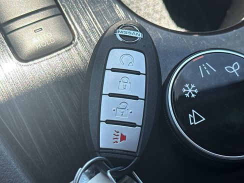 Used 2021 Nissan Rogue SV AWD/4WD image 36