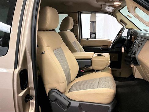 Used 2011 Ford F250 XLT w/ Camper Pkg image 7