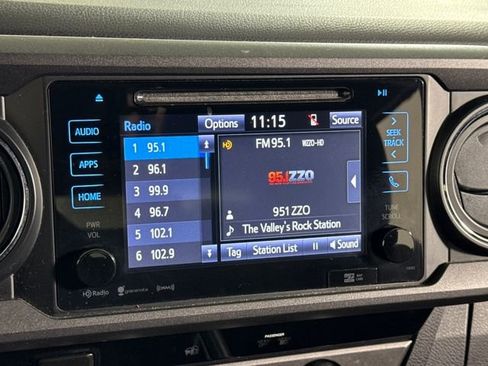 Used 2017 Toyota Tacoma TRD Sport w/ Tow Package (A/T) image 30