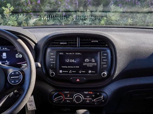 Used 2023 Kia Soul LX w/ LX Technology Package image 13