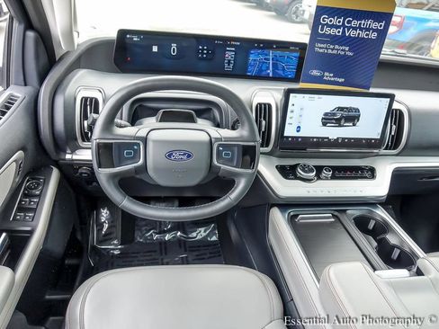 Used 2025 Ford Expedition Active AWD/4WD image 14