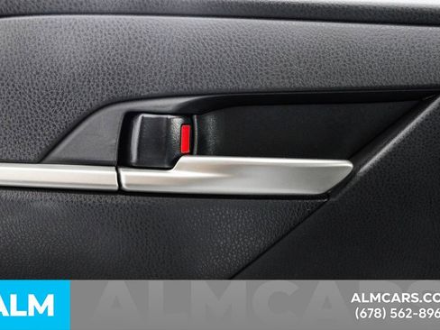 Used 2025 Toyota Camry SE image 51