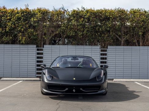 Used 2014 Ferrari 458 Spider RWD image 2