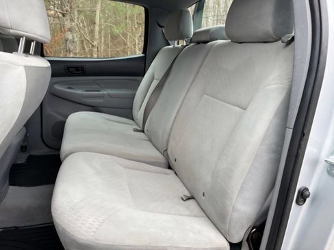 Used 2011 Toyota Tacoma 4x4 Double Cab image 11