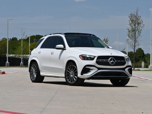 Used 2024 Mercedes-Benz GLE 450 4MATIC image 2