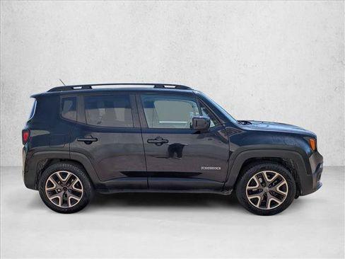 Used 2015 Jeep Renegade Latitude w/ Popular Equipment Group FWD image 2