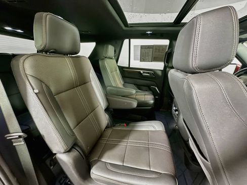 Used 2026 Chevrolet Tahoe High Country AWD/4WD image 35