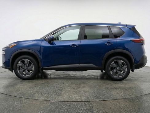 Used 2025 Nissan Rogue SV image 5