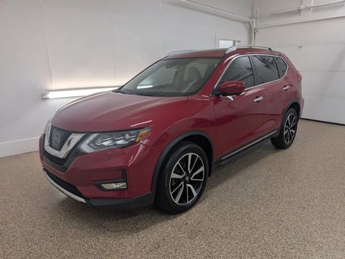 Used 2017 Nissan Rogue AWD image 2