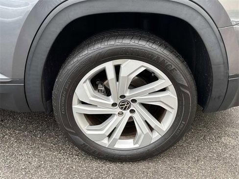 Certified 2021 Volkswagen Atlas SE w/ Panoramic Sunroof Package image 5