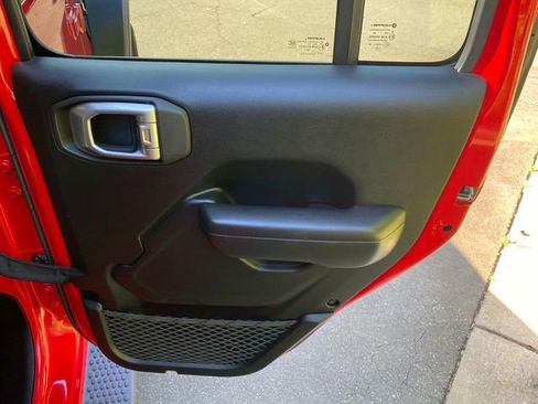 Used 2019 Jeep Wrangler Unlimited Sport S AWD/4WD image 35