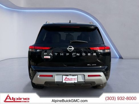 Used 2025 Nissan Pathfinder SL image 4