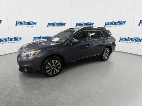 Used 2017 Subaru Outback 3.6R Limited AWD/4WD image 5
