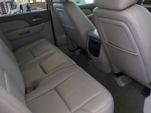 Used 2011 GMC Sierra 2500 SLT w/ SLT Convenience Package AWD/4WD image 17