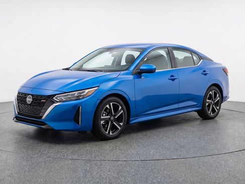 Used 2025 Nissan Sentra SV image 3