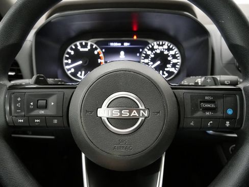 Used 2023 Nissan Rogue SV FWD image 15