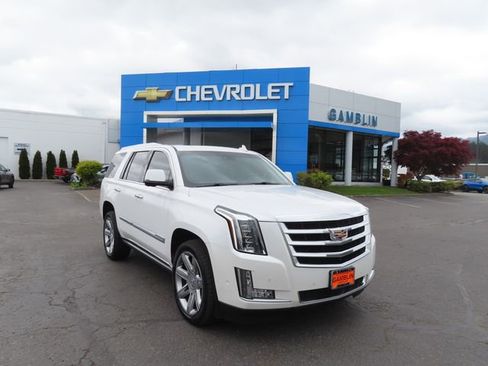 Used 2017 Cadillac Escalade Premium Luxury AWD/4WD image 56