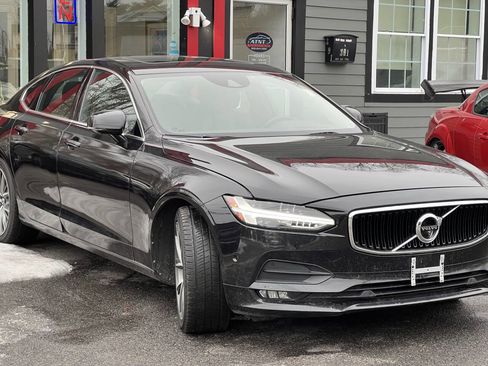 Used 2017 Volvo S90 T6 Momentum w/ Vision Package image 10
