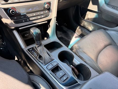 Used 2017 Hyundai Sonata Limited 2.0T FWD image 24