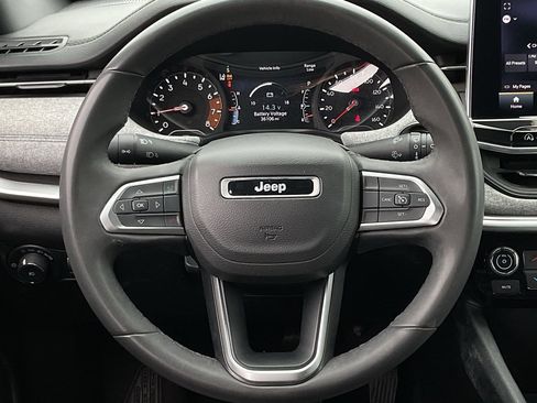 Used 2023 Jeep Compass Latitude image 20