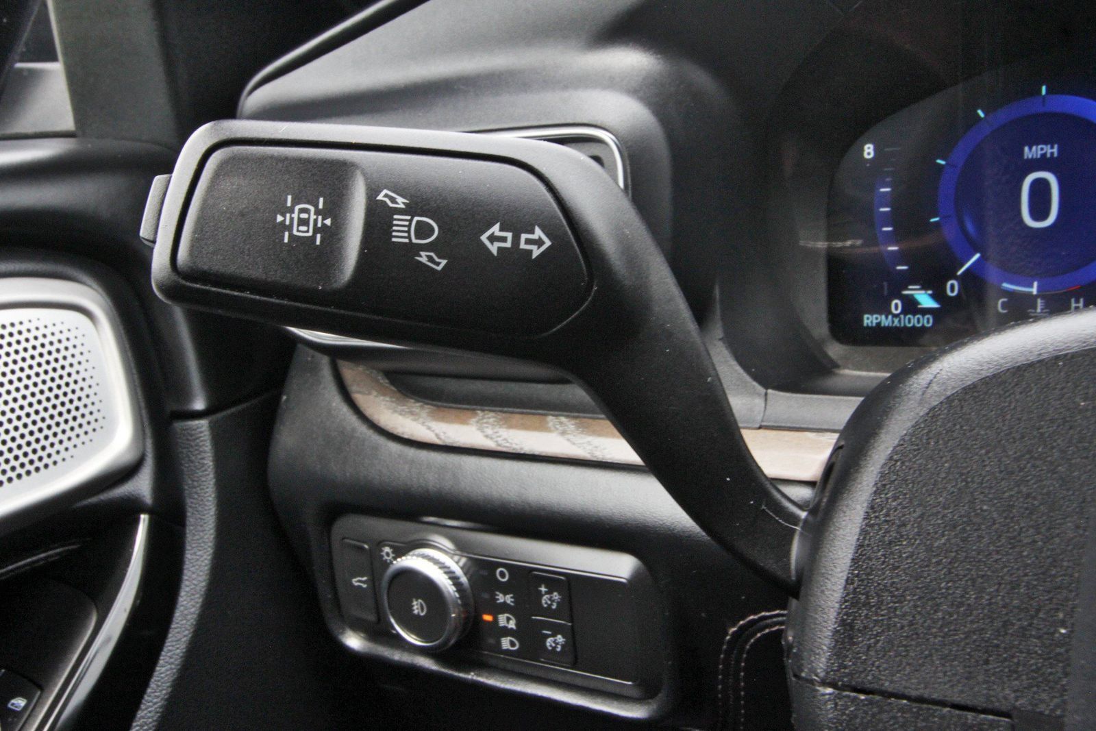 Used 2022 Ford Explorer Platinum w/ Equipment Group 601A RWD image 22