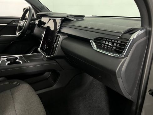 Used 2025 GMC Acadia Elevation image 33