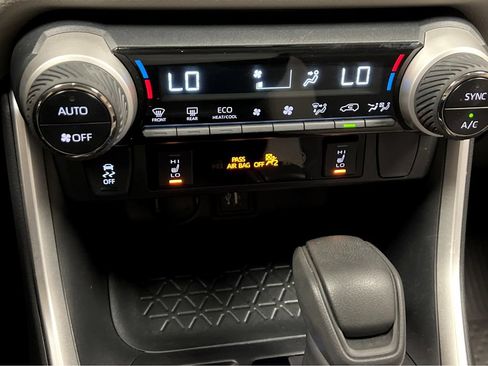 Used 2023 Toyota RAV4 XLE w/ Convenience Package AWD/4WD image 17