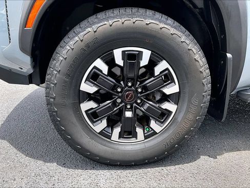 Used 2024 Nissan Frontier PRO-4X w/ Technology Package AWD/4WD image 32