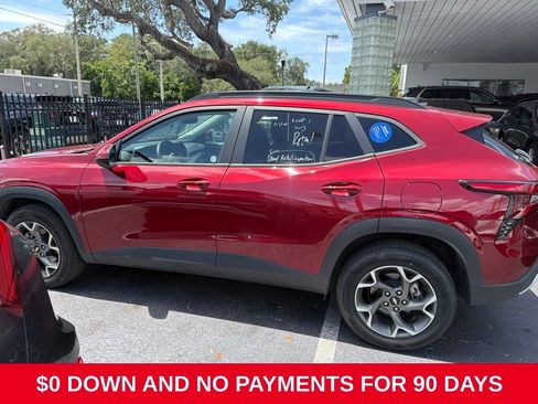 Used 2025 Chevrolet Trax LT w/ LT Convenience Package FWD image 5