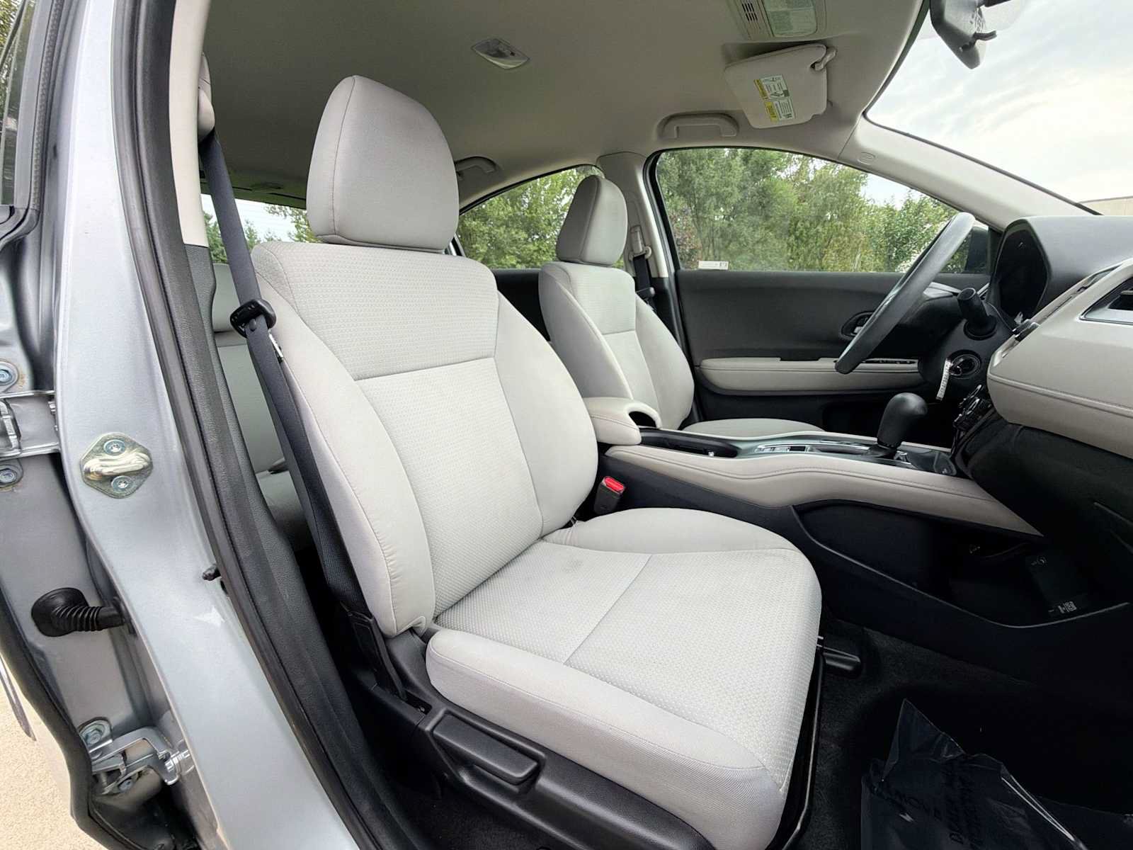 Used 2020 Honda HR-V LX image 18