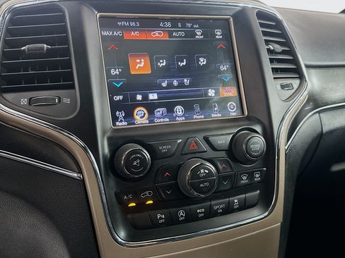 Used 2017 Jeep Grand Cherokee Limited w/ Luxury Group II AWD/4WD image 24