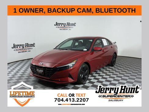 Used 2023 Hyundai Elantra SEL w/ Preferred Accessory Package image 1
