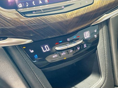 Used 2020 Cadillac XT6 Sport w/ Platinum Package AWD/4WD image 12