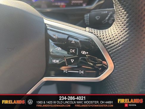 New 2024 Volkswagen Tiguan SE R-Line image 14