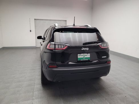Used 2021 Jeep Cherokee Latitude FWD image 6