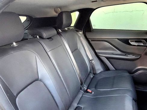 Used 2018 Jaguar F-PACE Premium image 28