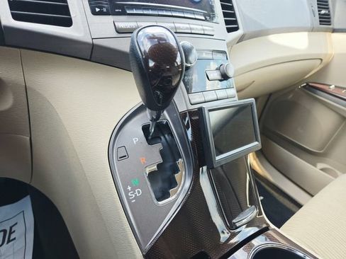 Used 2011 Toyota Venza FWD image 13