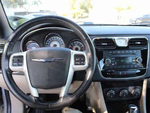 Used 2011 Chrysler 200 Touring image 21