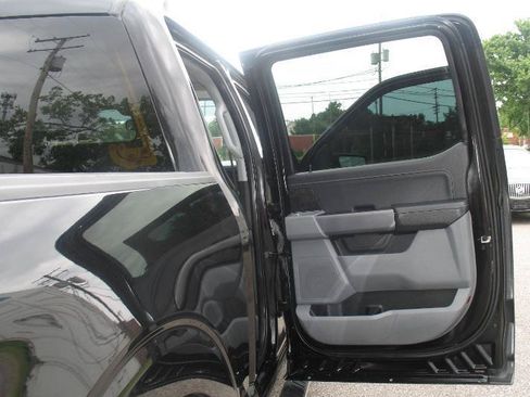 Used 2022 Ford F150 XLT w/ Equipment Group 302A High AWD/4WD image 17