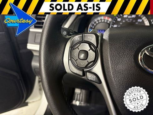 Used 2014 Toyota Camry SE w/ Moonroof Package FWD image 20
