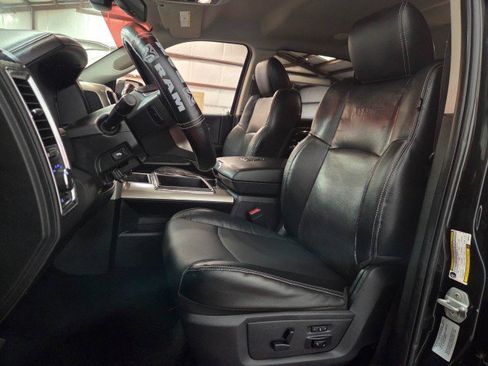 Used 2015 RAM 2500 Laramie w/ Black Appearance Group image 92