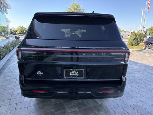 New 2026 Lincoln Navigator L Reserve AWD/4WD image 3