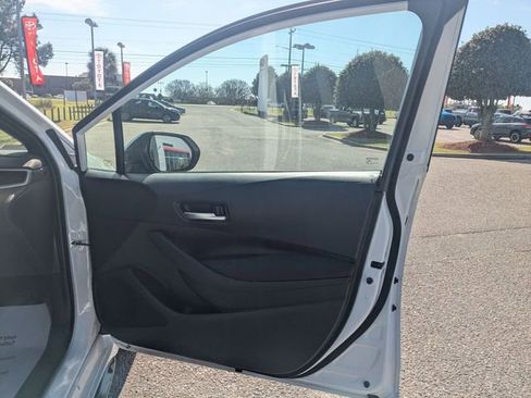 Used 2026 Toyota Corolla SE image 31