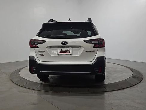 Used 2021 Subaru Outback Premium image 4