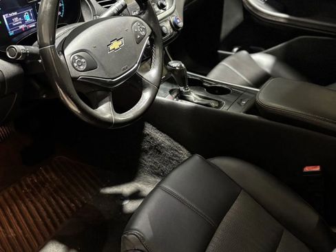 Used 2017 Chevrolet Impala LT w/ Convenience Package image 7