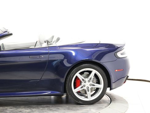 Used 2016 Aston Martin V8 Vantage GT RWD image 8