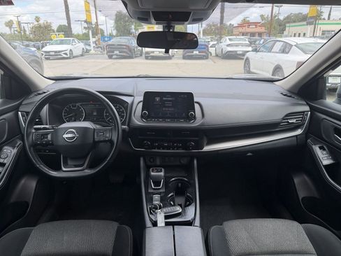 Used 2025 Nissan Rogue SV FWD image 35