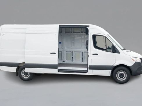 New 2025 Mercedes-Benz Sprinter 2500 image 9